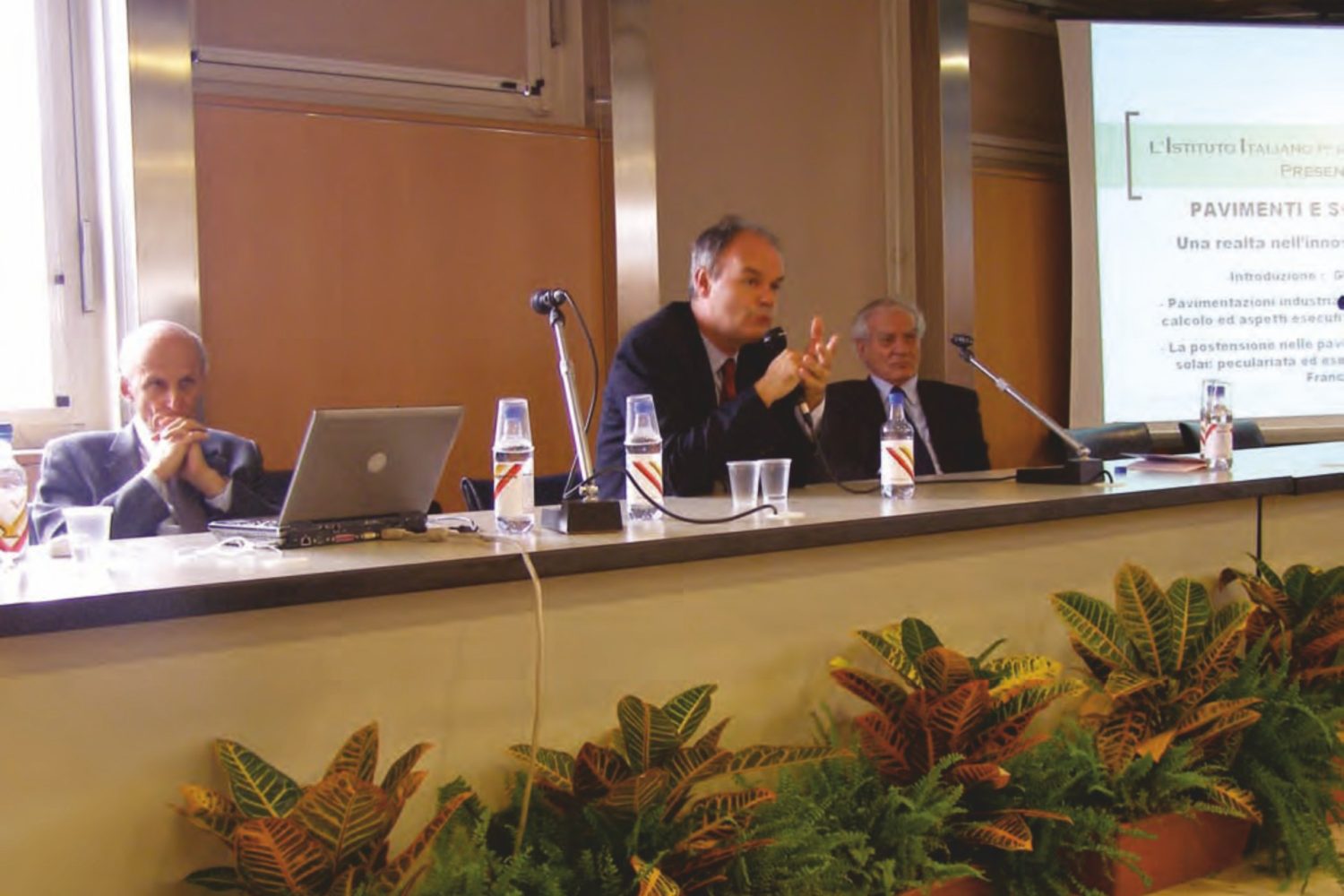 Saie Concrete 2007: la presentazione al pubblico dei solai e pavimenti post-tesi Prof. Francesco Biasioli del Politecnico di Torino